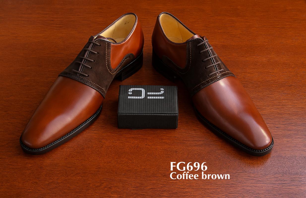 Zapato Spectator de cuero color café