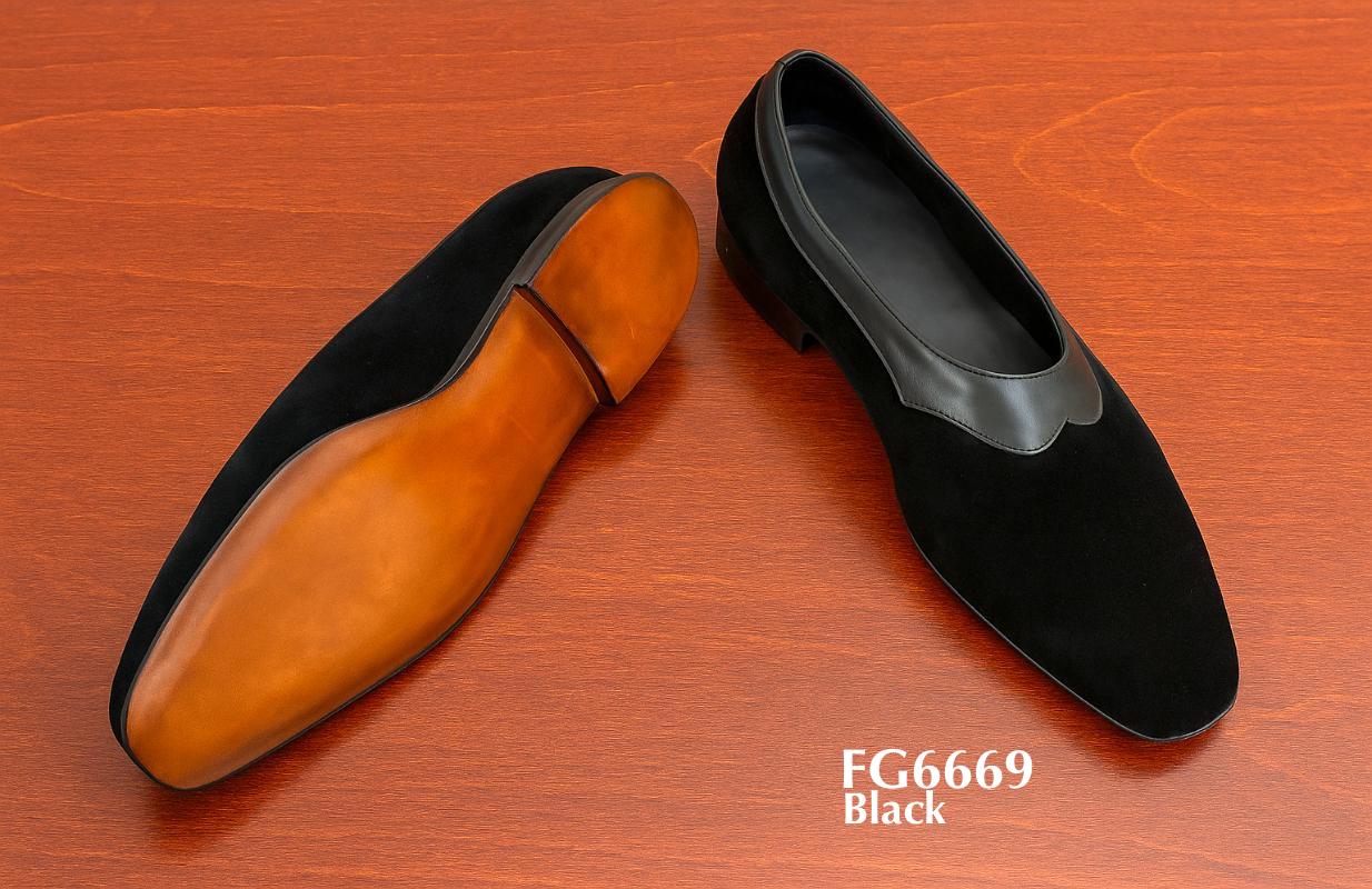 zapatillas-terciopelo-con-adornos-de-cuero